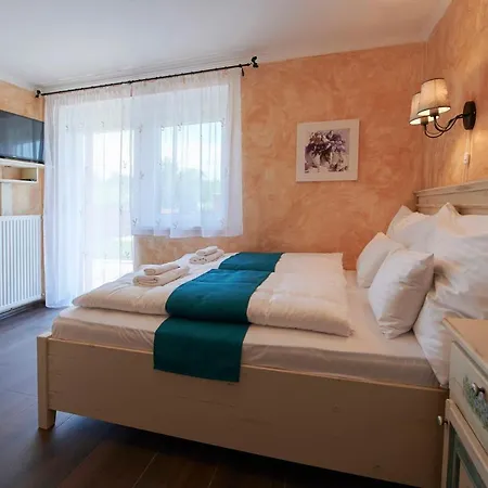 Szent Kristof Vendeghaz Guest house *
